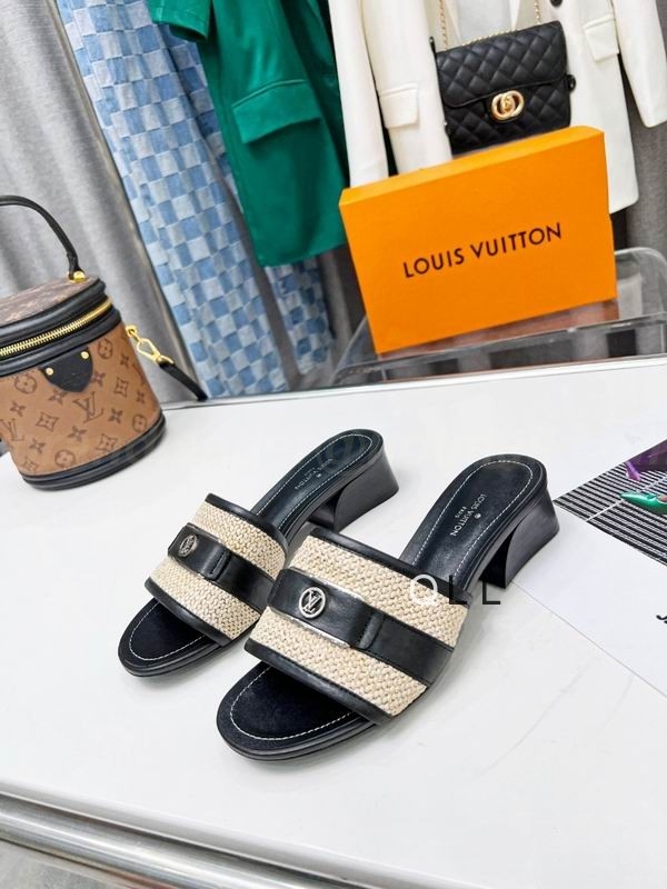 Louis Vuitton Women's Slippers 137